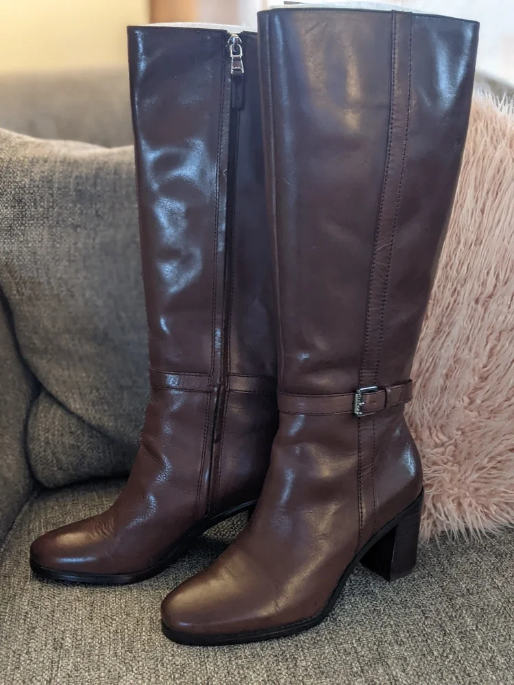 Elegant Brown Knee-High Women's Boots - Picture 9 of 16